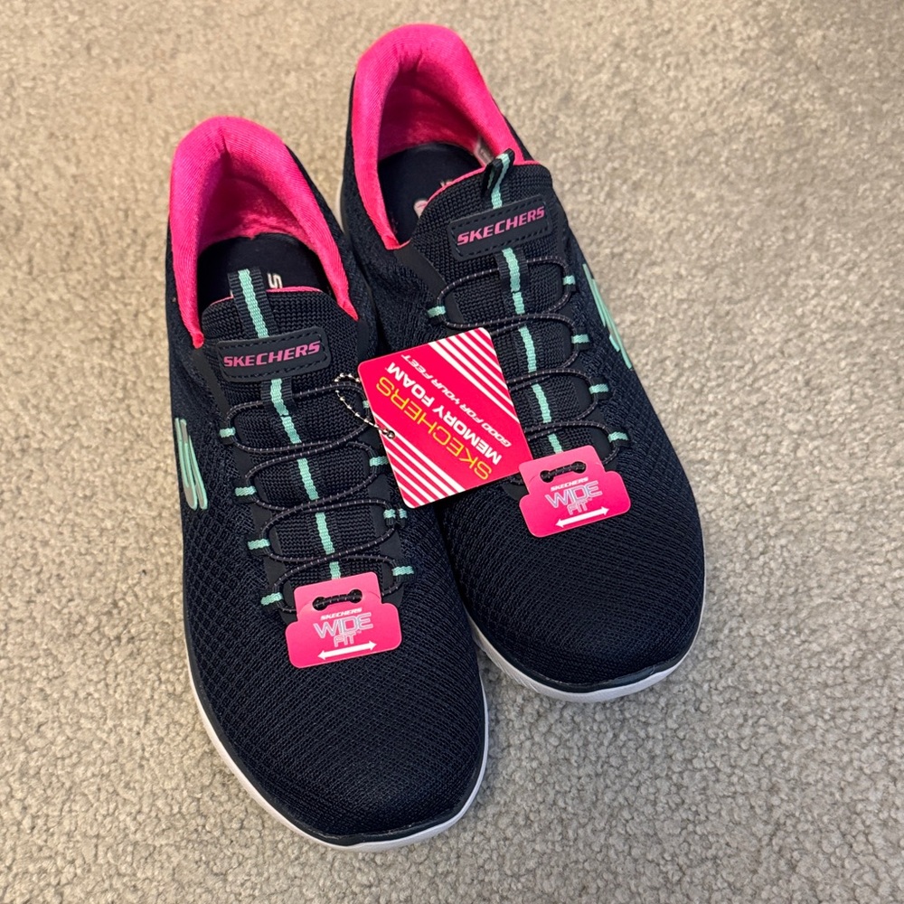 Skechers Women's Black and Pink Sneakers